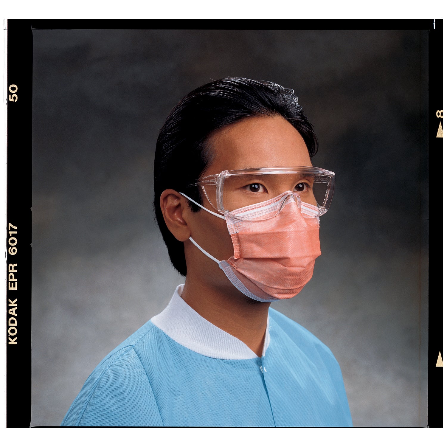 FLUIDSHIELD™ FACE MASKS, Fog-Free Procedure Mask with Earloops, Level 3, Orange, 40/pkg, 10 pkg/cs