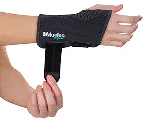 MUELLER® GREEN FITTED WRIST BRACE